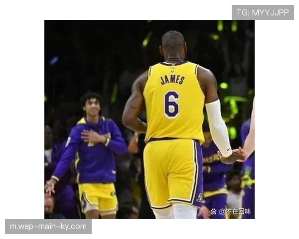 里夫斯全场35分导演大逆转 雷迪克末节换人解放湖人后场